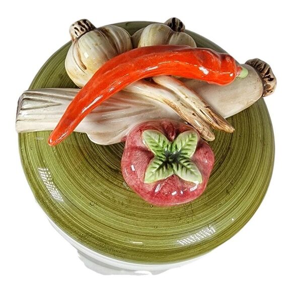 Mid Century Garden Harvest Canister with Lid 7" Hand-Painted Onion Pepper VTG - Picture 3 of 9